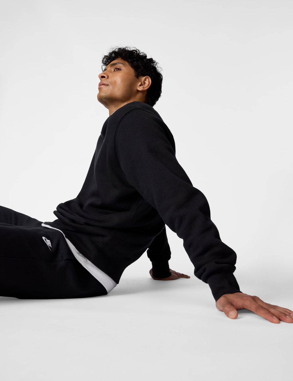 Nike Men's Club Fleece Crew Sweatshirt, Black/White, Medium
