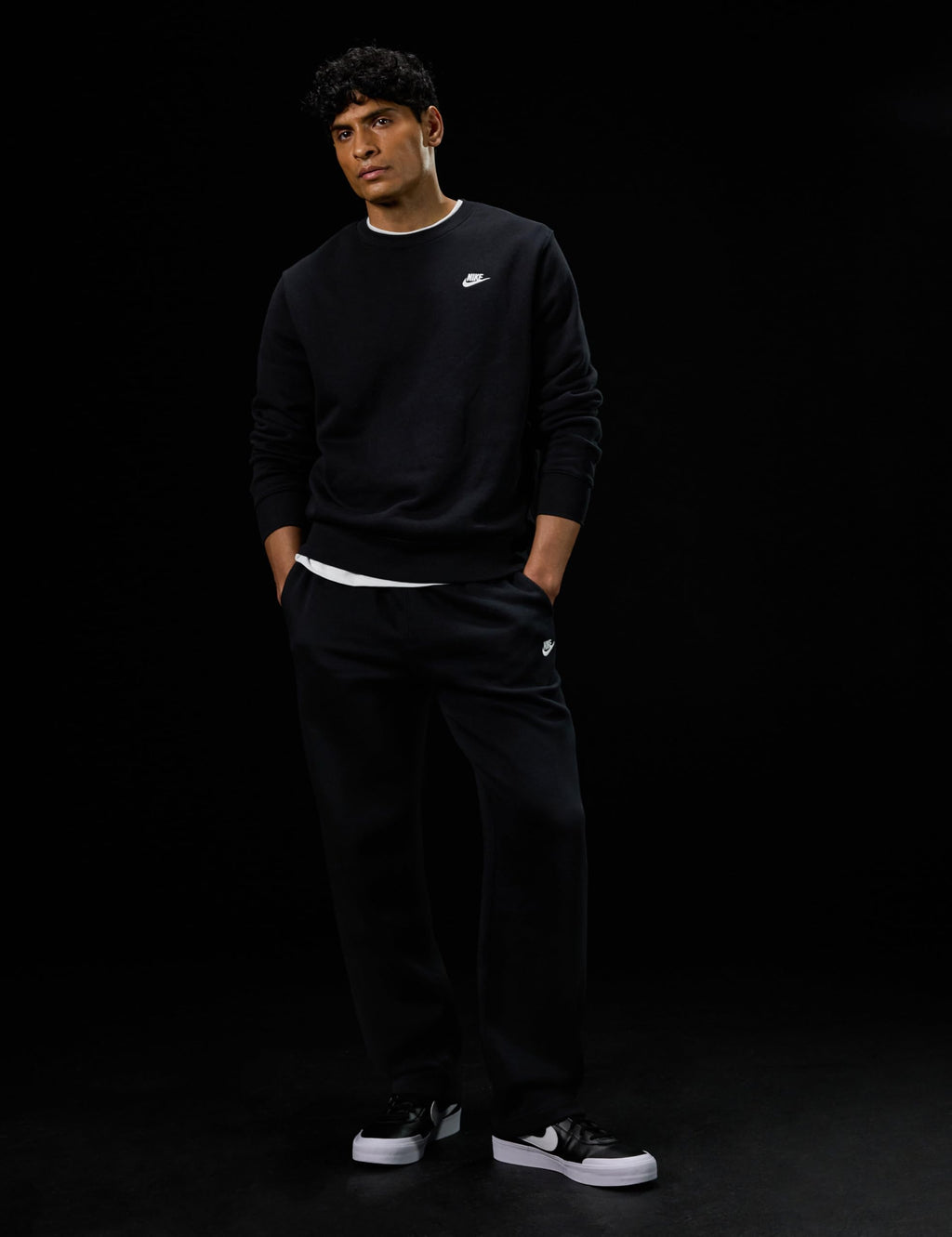 Nike Men's Club Fleece Crew Sweatshirt, Black/White, Medium