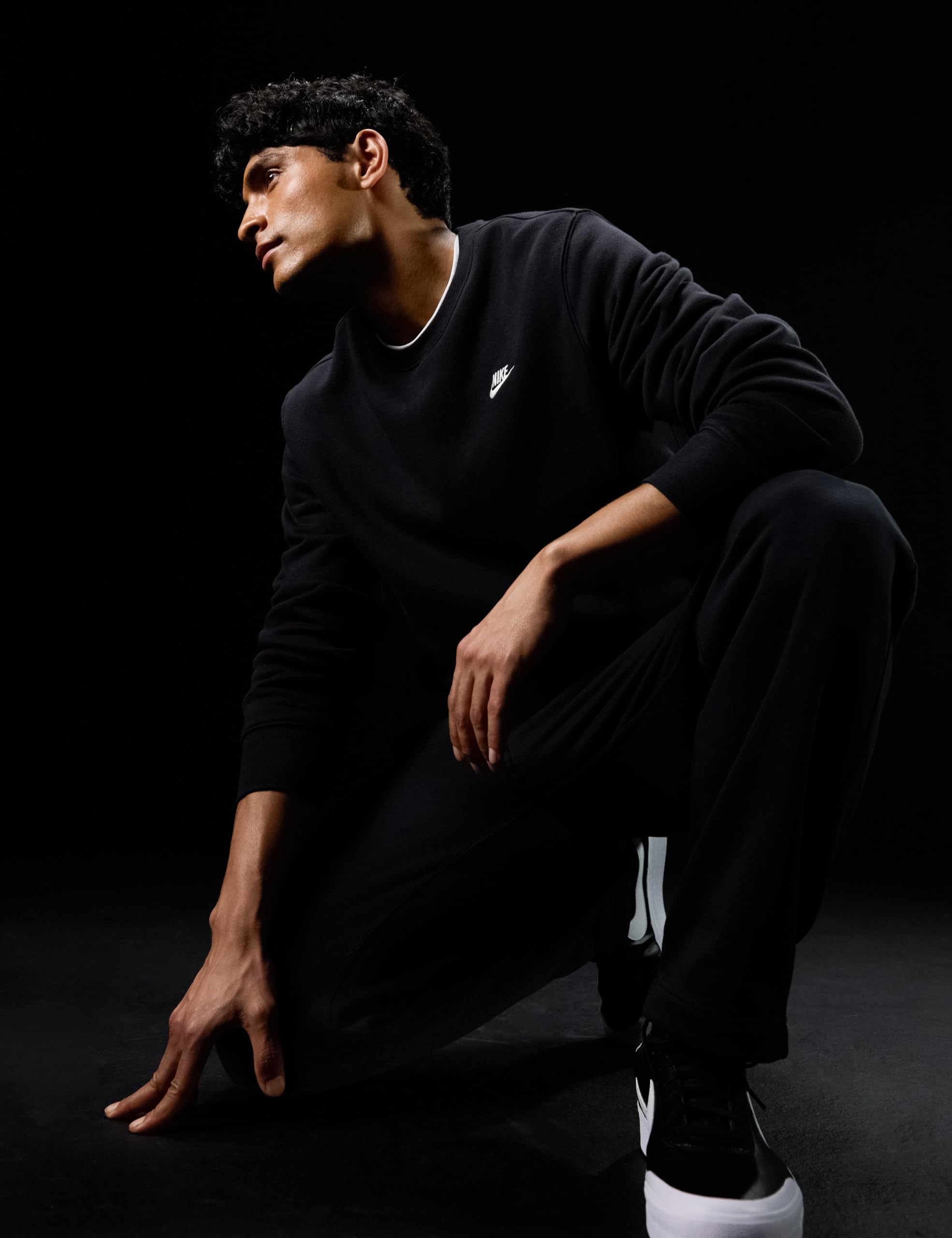 Nike Men's Club Fleece Crew Sweatshirt, Black/White, Medium