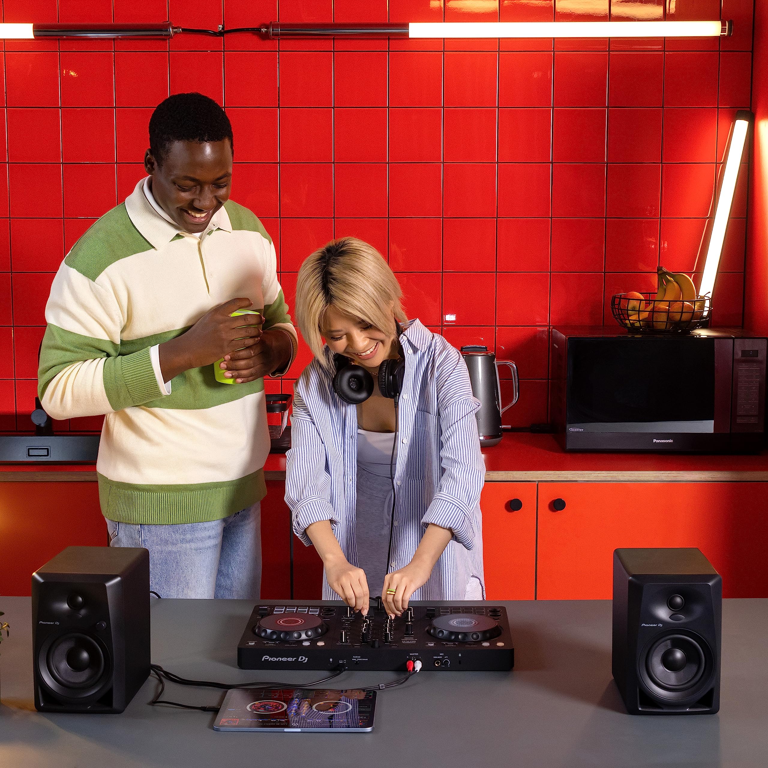 Pioneer DJ DDJ-FLX4 2-deck Rekordbox and Serato DJ Controller - Graphite
